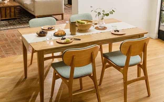 Masă de sufragerie potrivită pentru 4 persoane. Prin extindere obțineți spațiu suficient pentru încă două persoane. Alege masa extensibilă pentru dining!
