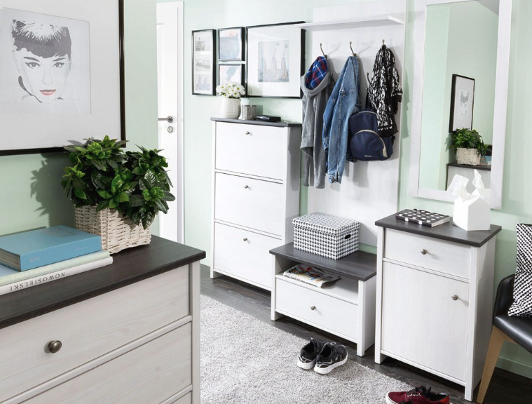 Hol Porto 1 care conține:1x Pantofar, 
1x Pantofar, 1x Comodă. Aranjare eficientă a holului?