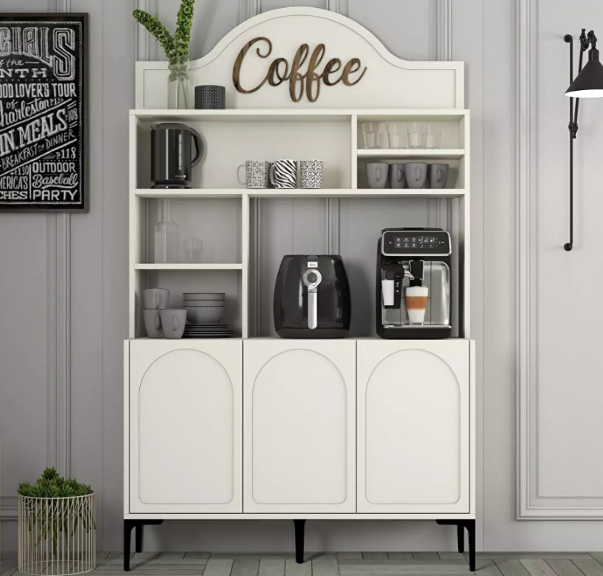 tacâmuri de caliate. Bufet, dulap pentru tacțmuri. Cafea, câni, ceai fierbător de apă.