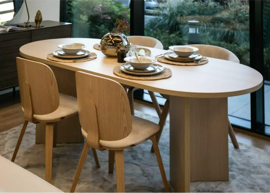 Masă de sufragerie Olivo (pentru 8 și mai multe persoane) (stejar lindberg) - Lemn masiv vs. laminat